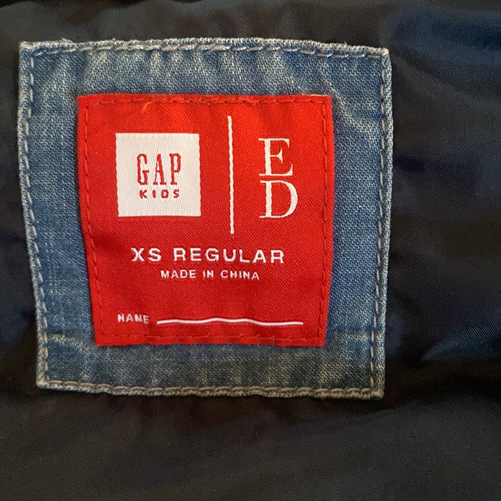 GAP Denim Puffer Vest - Picture 4 of 5
